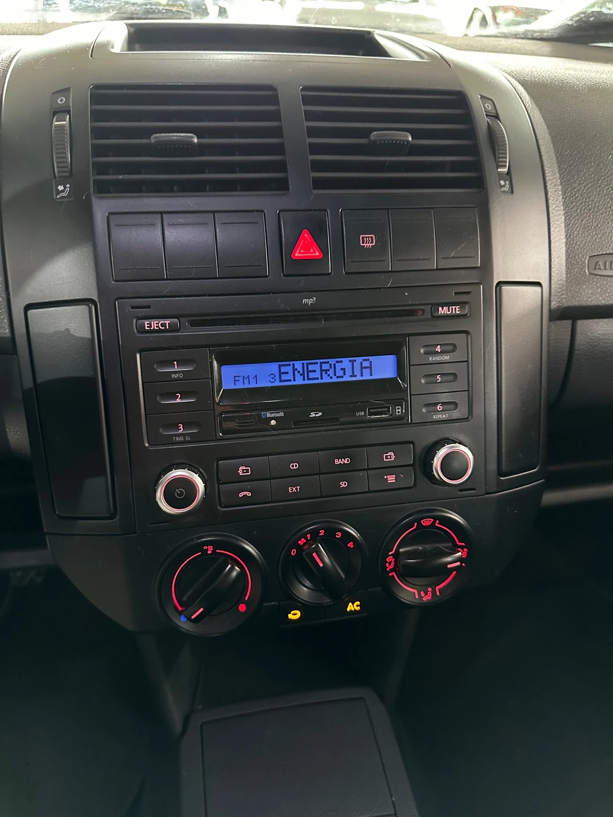 POLO SEDAN 1.6 MI 8V