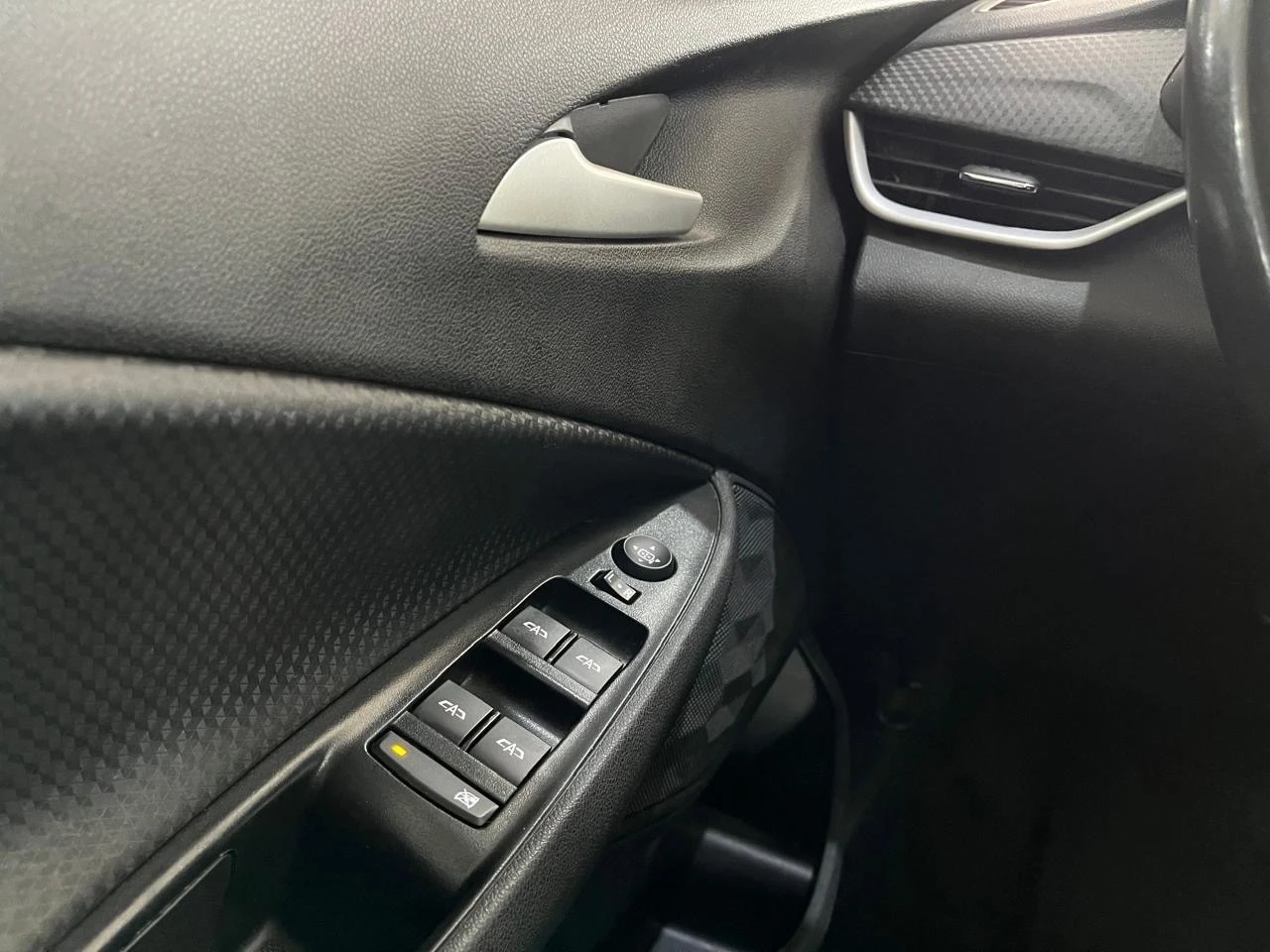 ONIX 1.0 TURBO PLUS LTZ