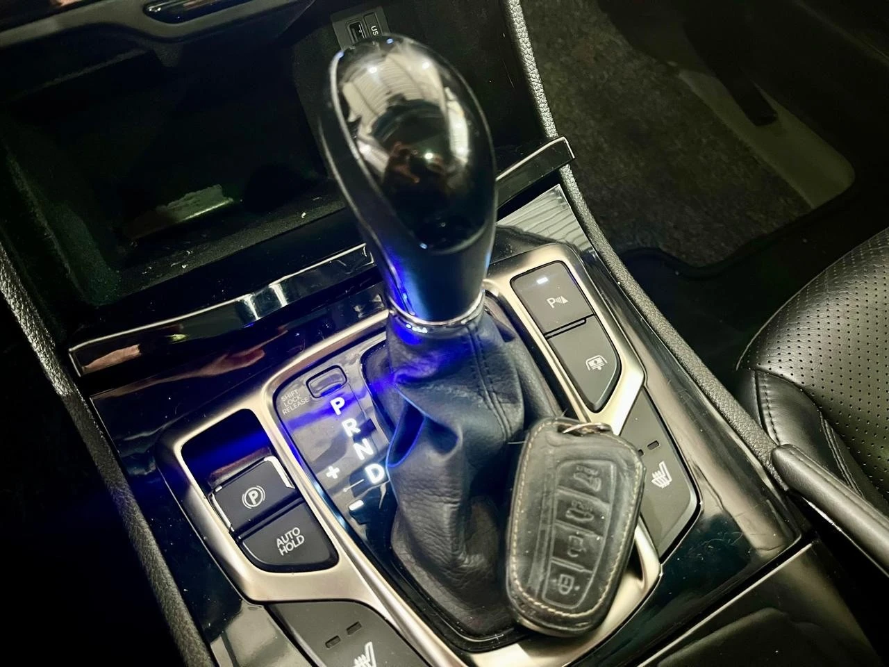 AZERA 3.0 MPFI GLS V6 24V