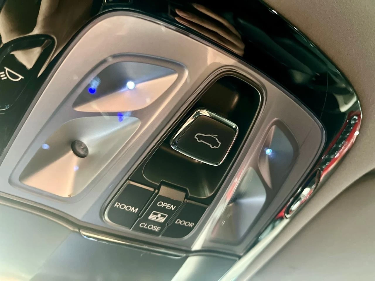 AZERA 3.0 MPFI GLS V6 24V