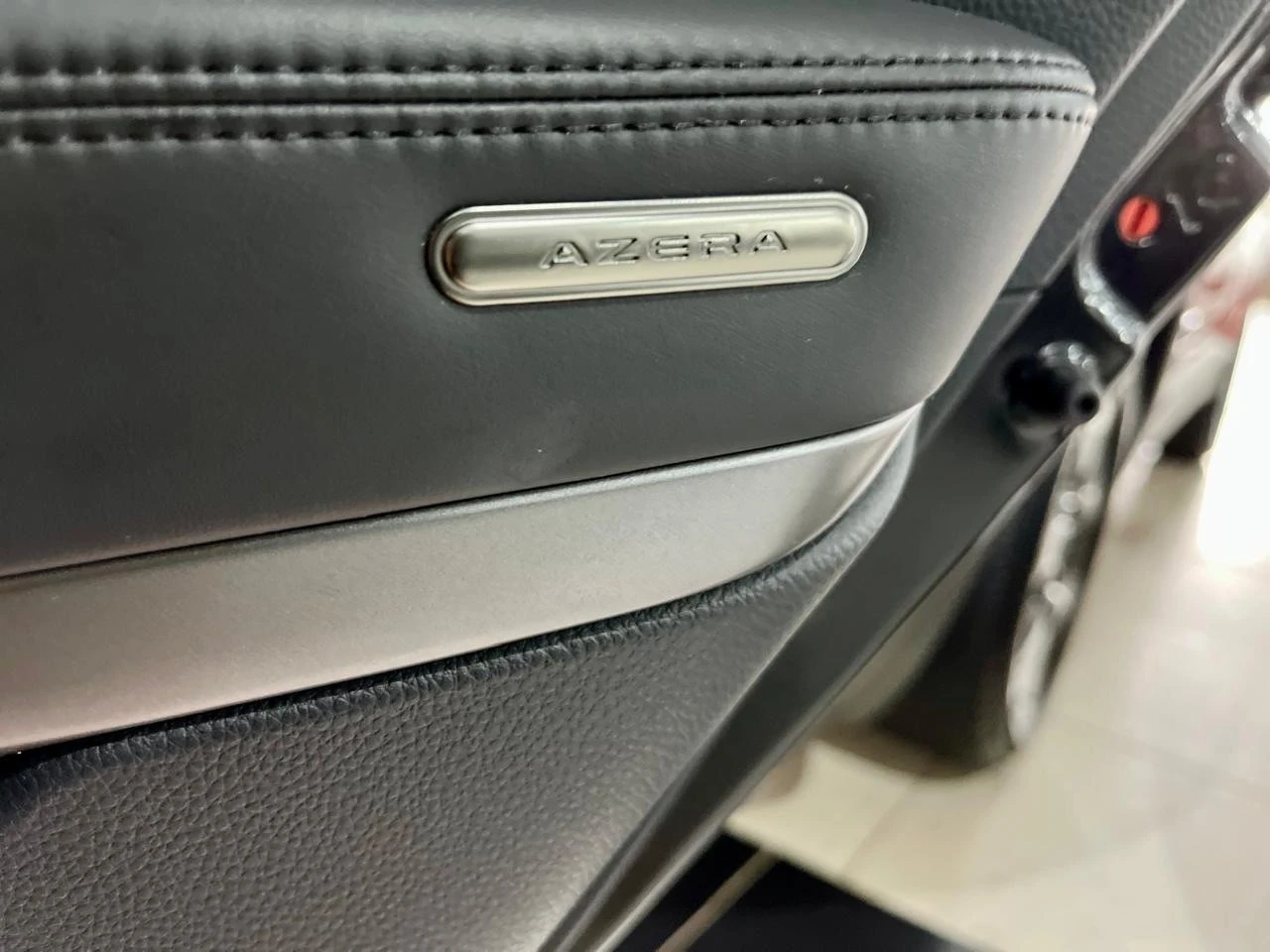 AZERA 3.0 MPFI GLS V6 24V