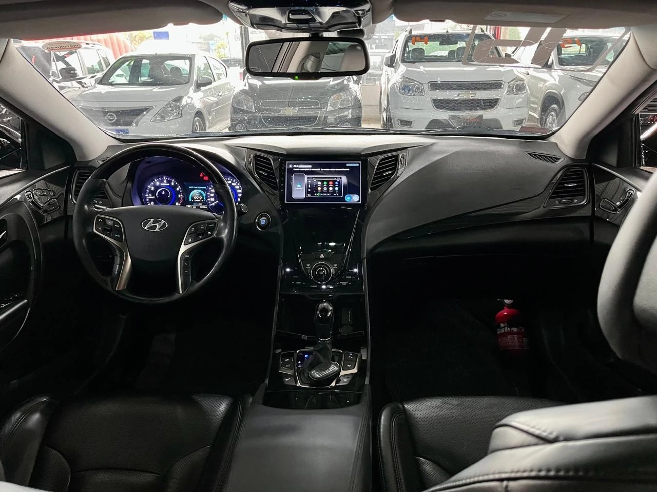 AZERA 3.0 MPFI GLS V6 24V