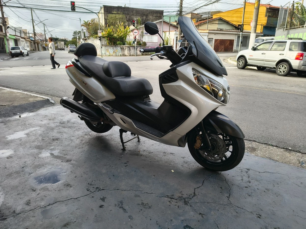 DAFRA MAXSYM 400i