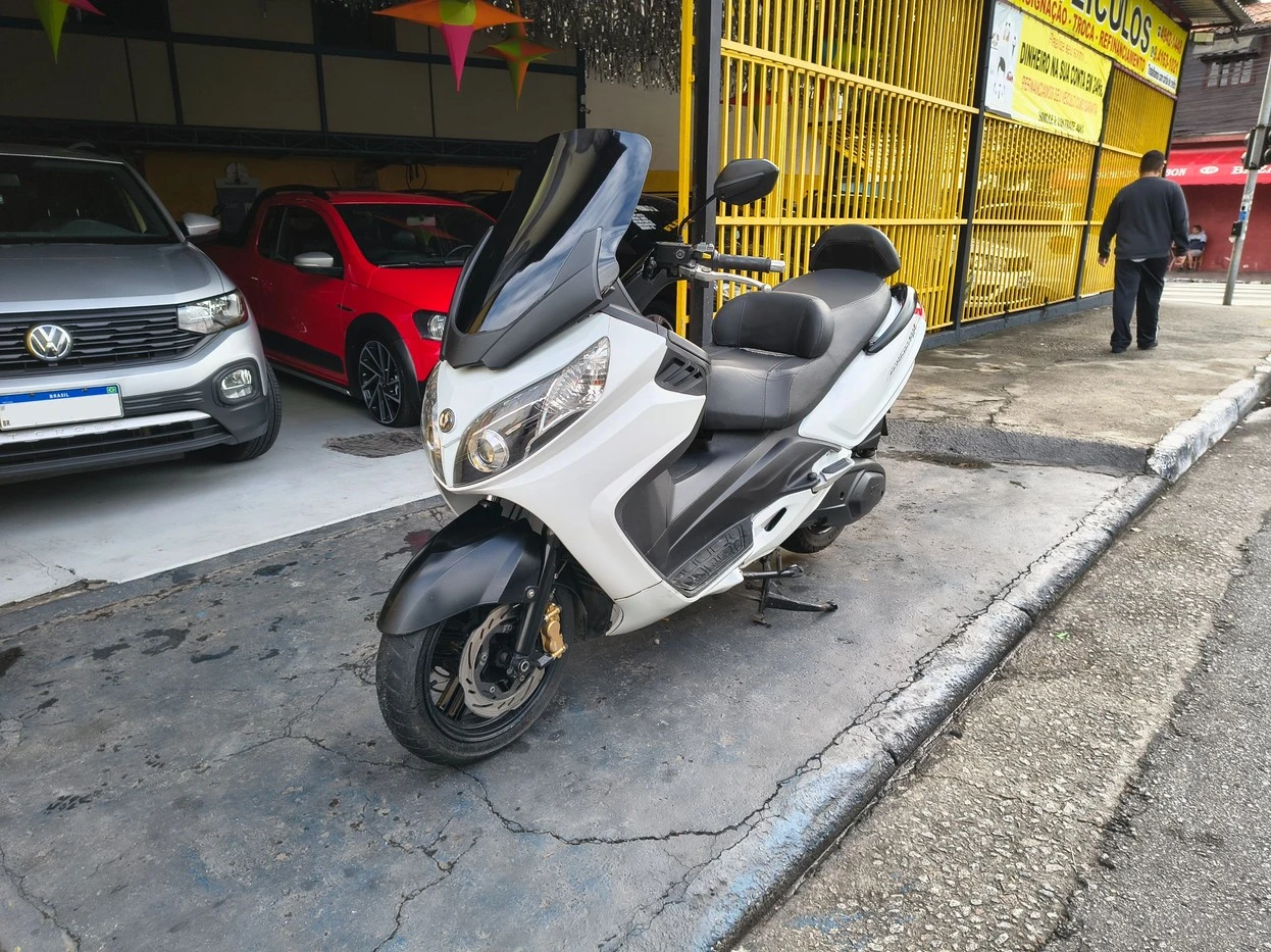 DAFRA MAXSYM 400i