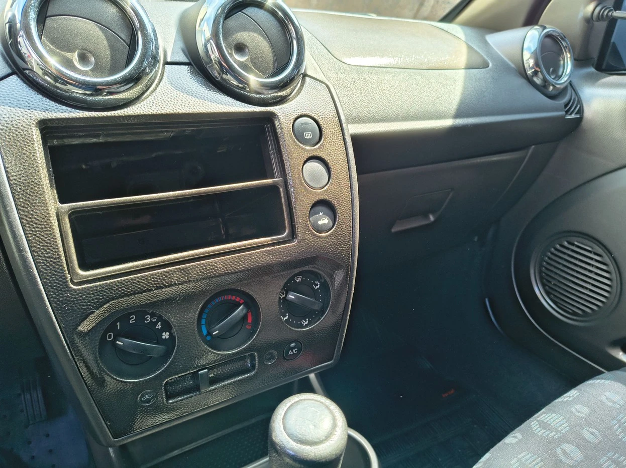 FORD FIESTA