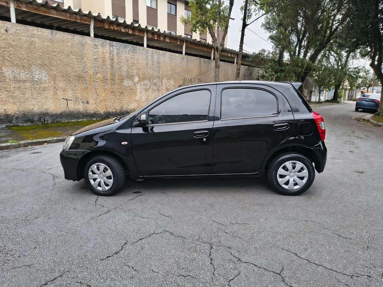 TOYOTA ETIOS