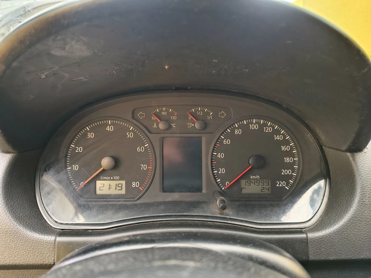 VOLKSWAGEN POLO