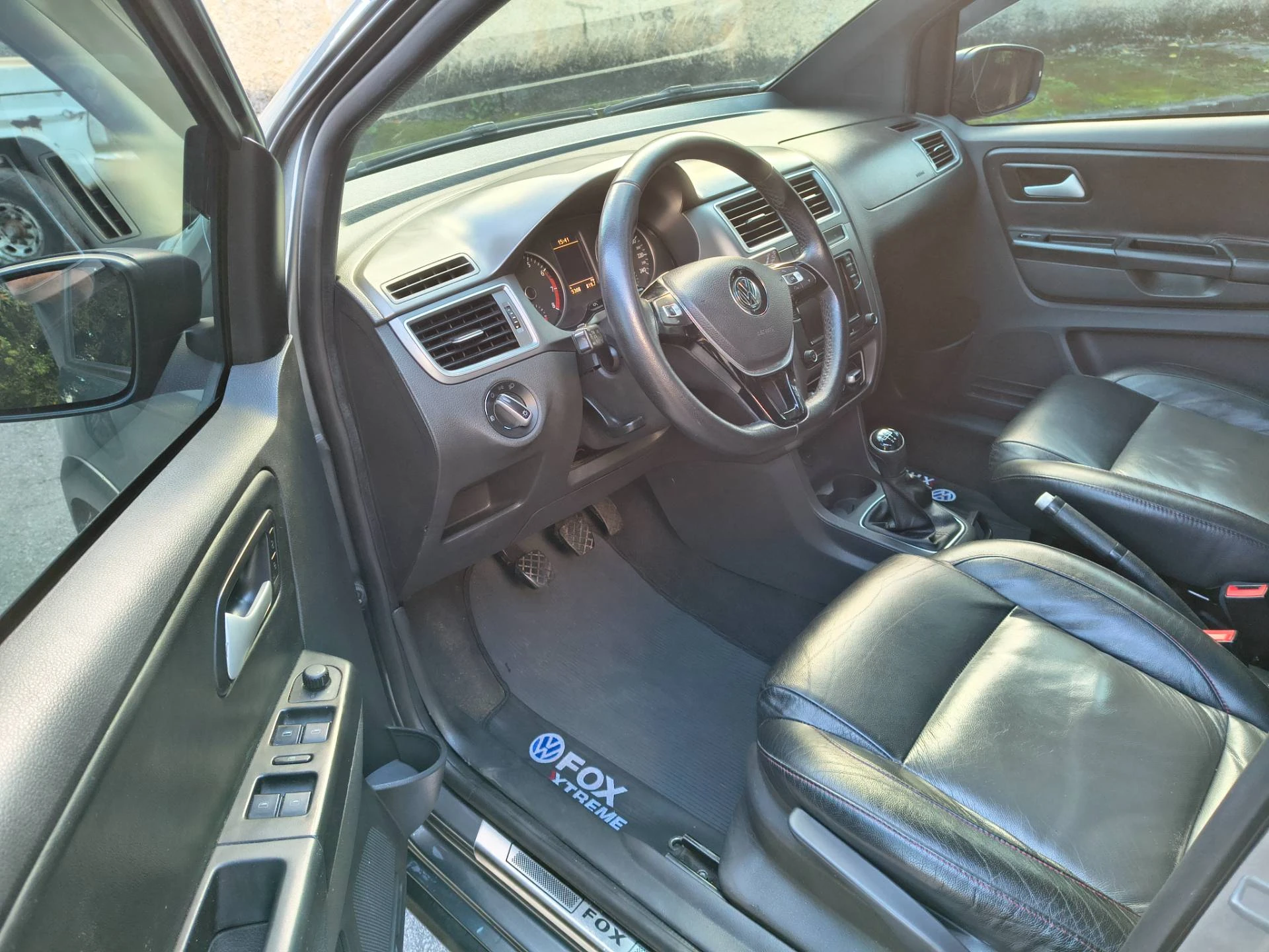 VOLKSWAGEN FOX