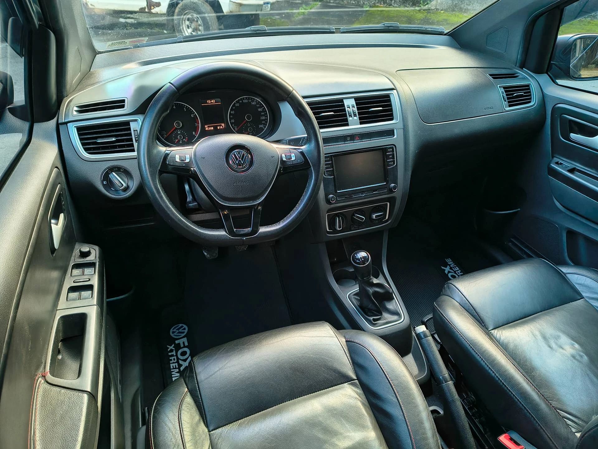 VOLKSWAGEN FOX