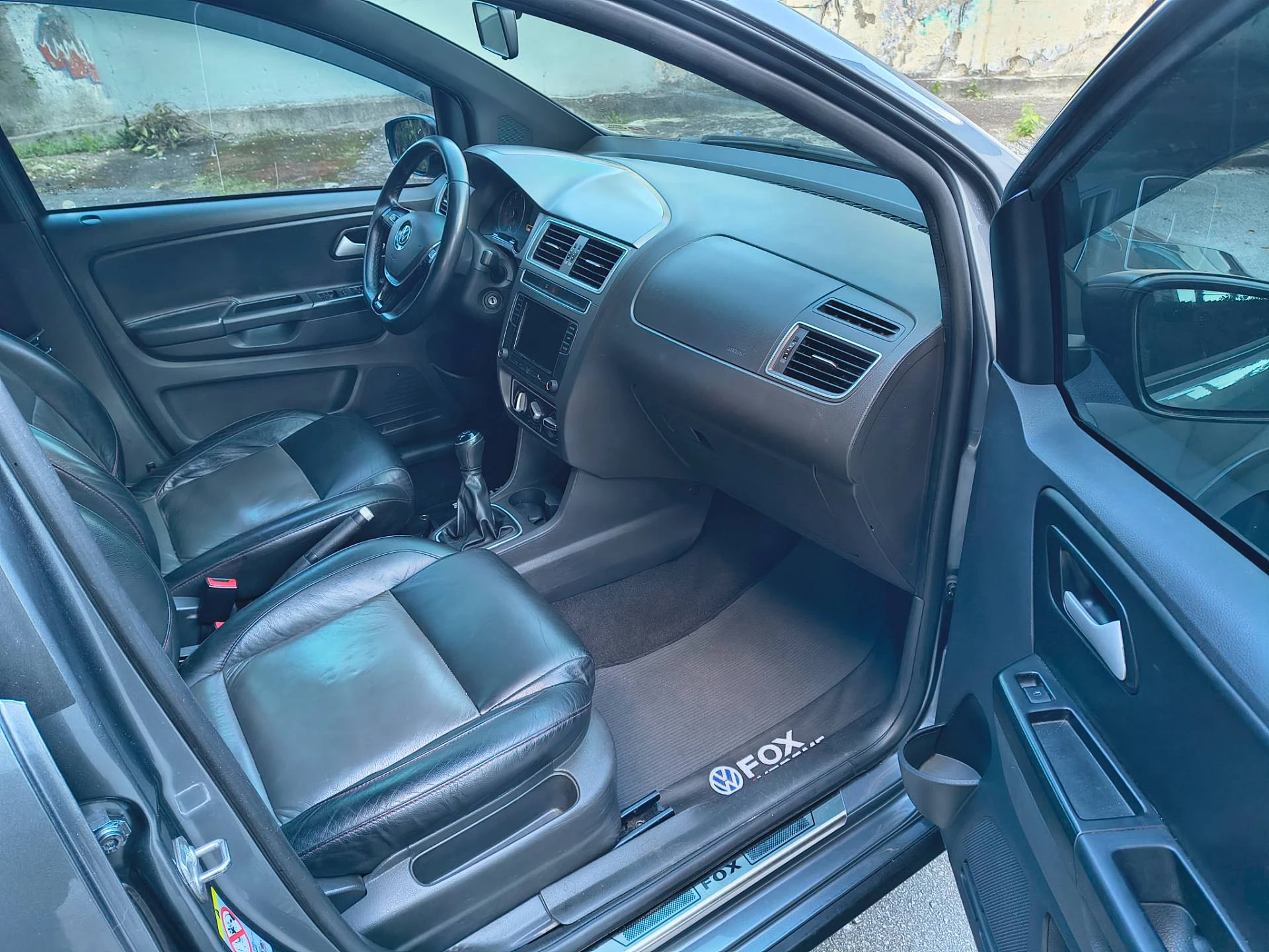 VOLKSWAGEN FOX