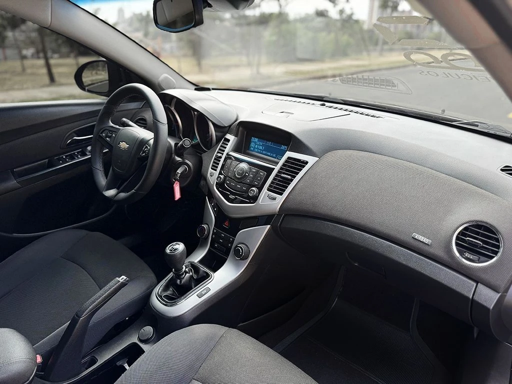 CHEVROLET CRUZE