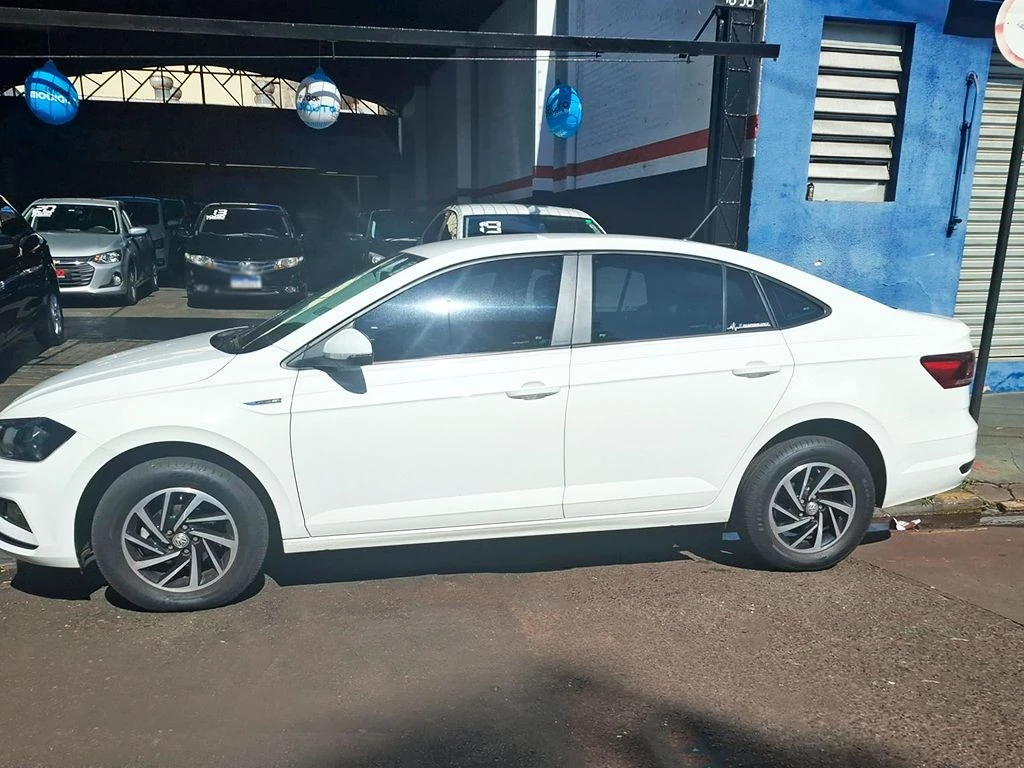 VOLKSWAGEN VIRTUS