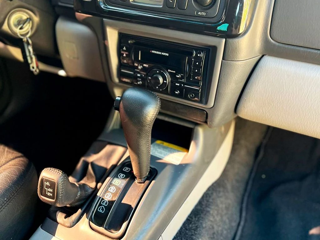 MITSUBISHI PAJERO SPORT