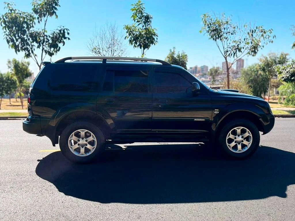 MITSUBISHI PAJERO SPORT