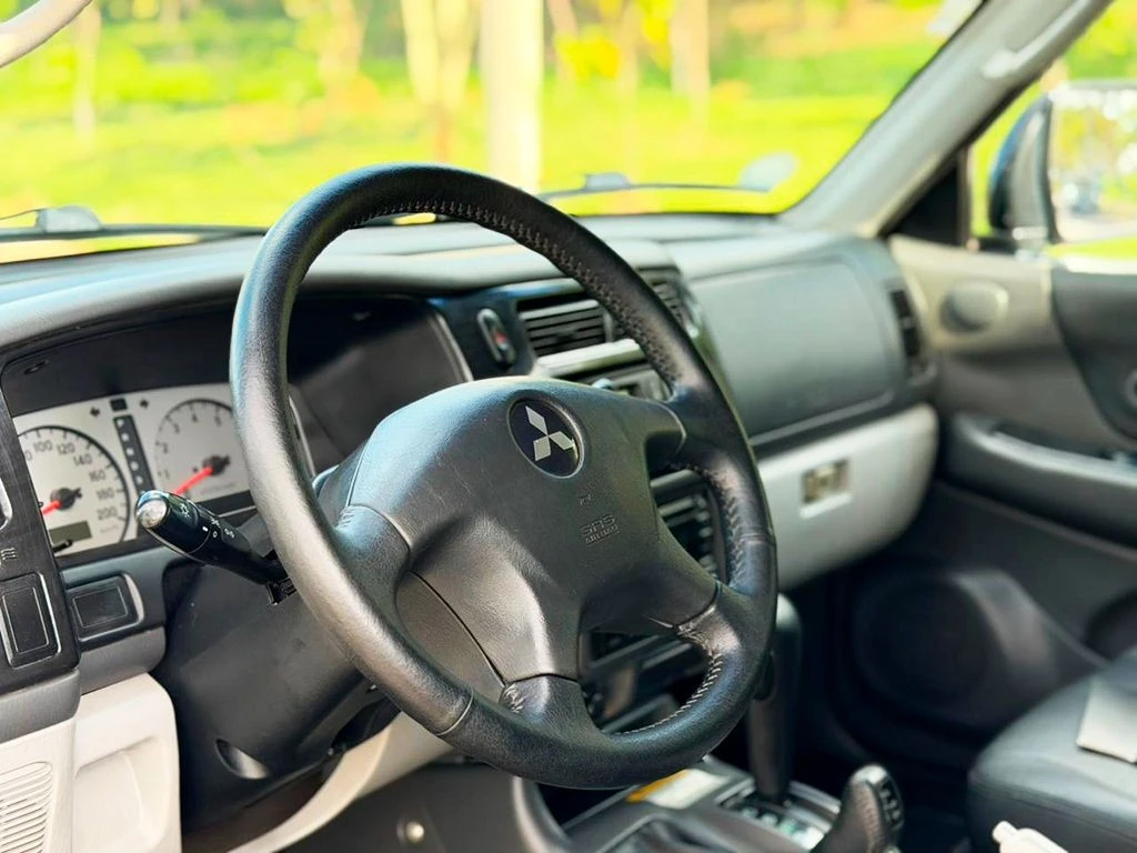 MITSUBISHI PAJERO SPORT