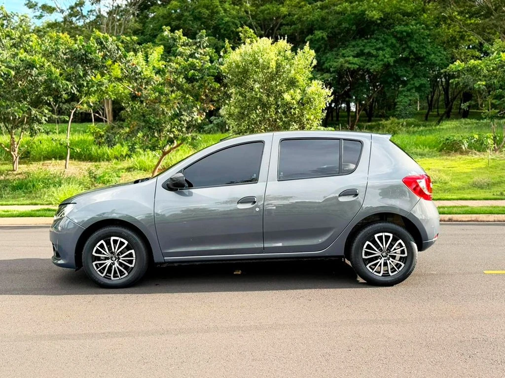 RENAULT SANDERO