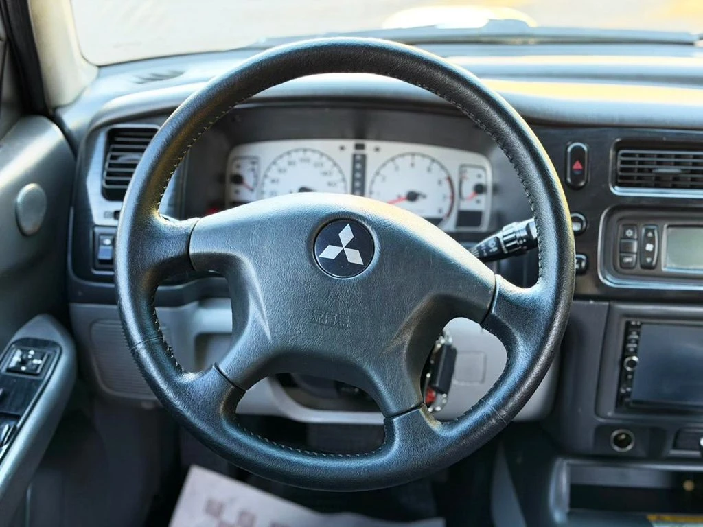 MITSUBISHI PAJERO SPORT