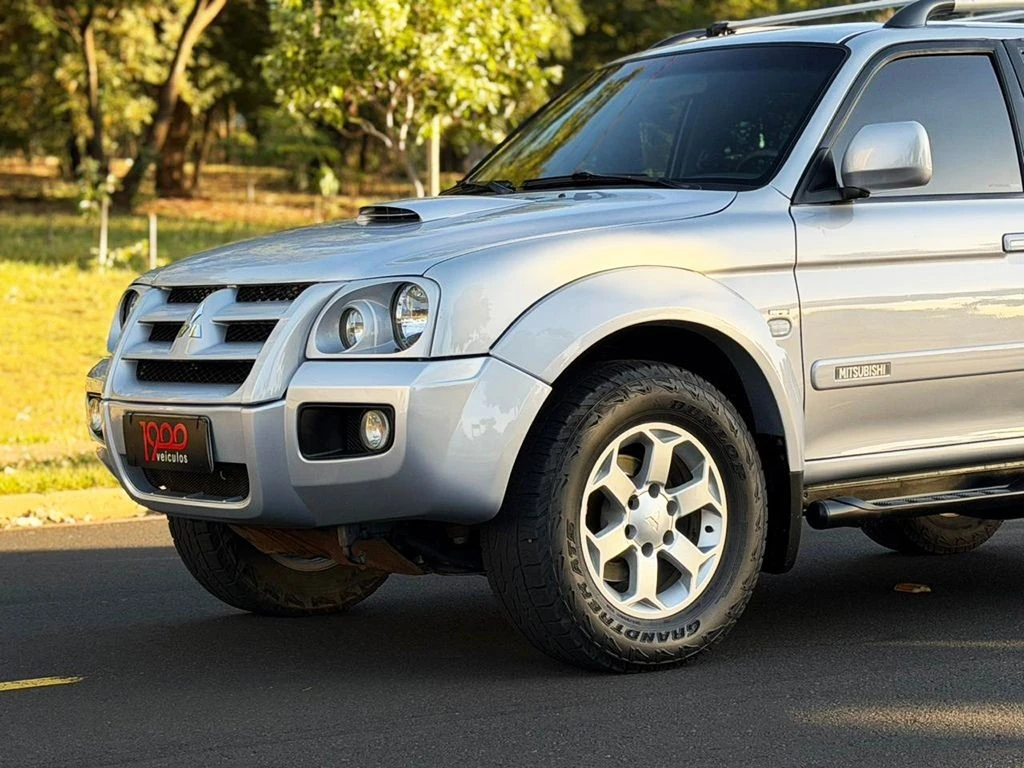 MITSUBISHI PAJERO SPORT
