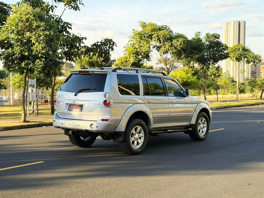 MITSUBISHI PAJERO SPORT