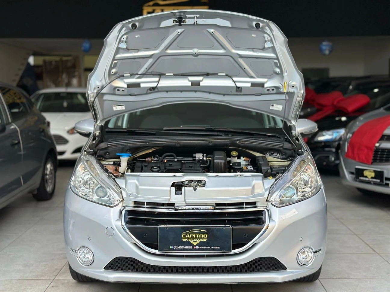 PEUGEOT 208