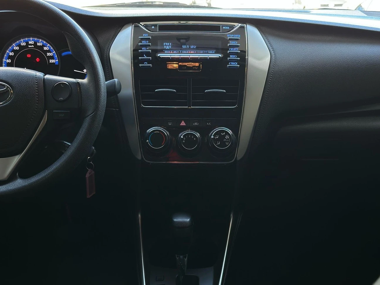 TOYOTA YARIS