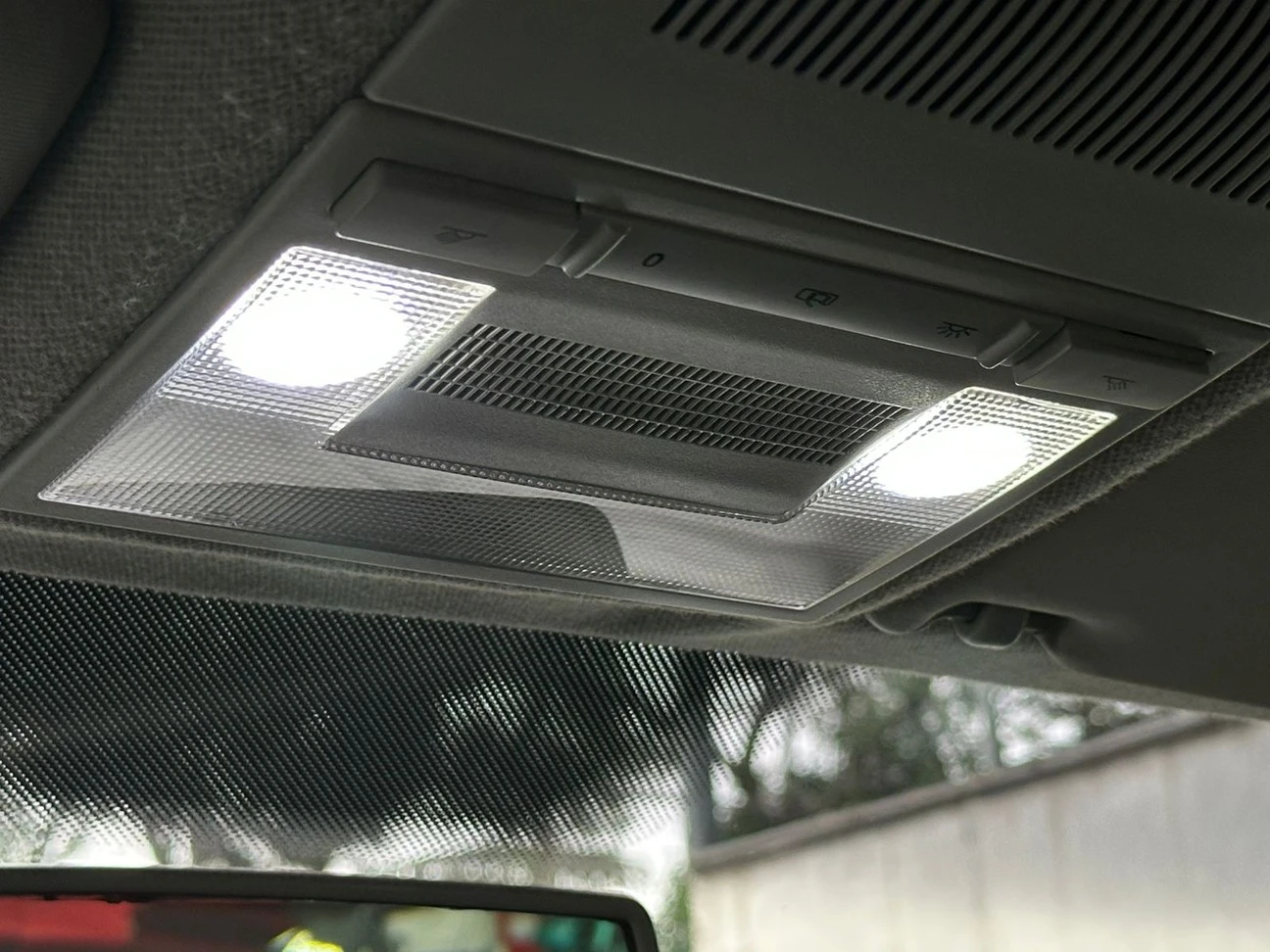 VOLKSWAGEN POLO SEDAN