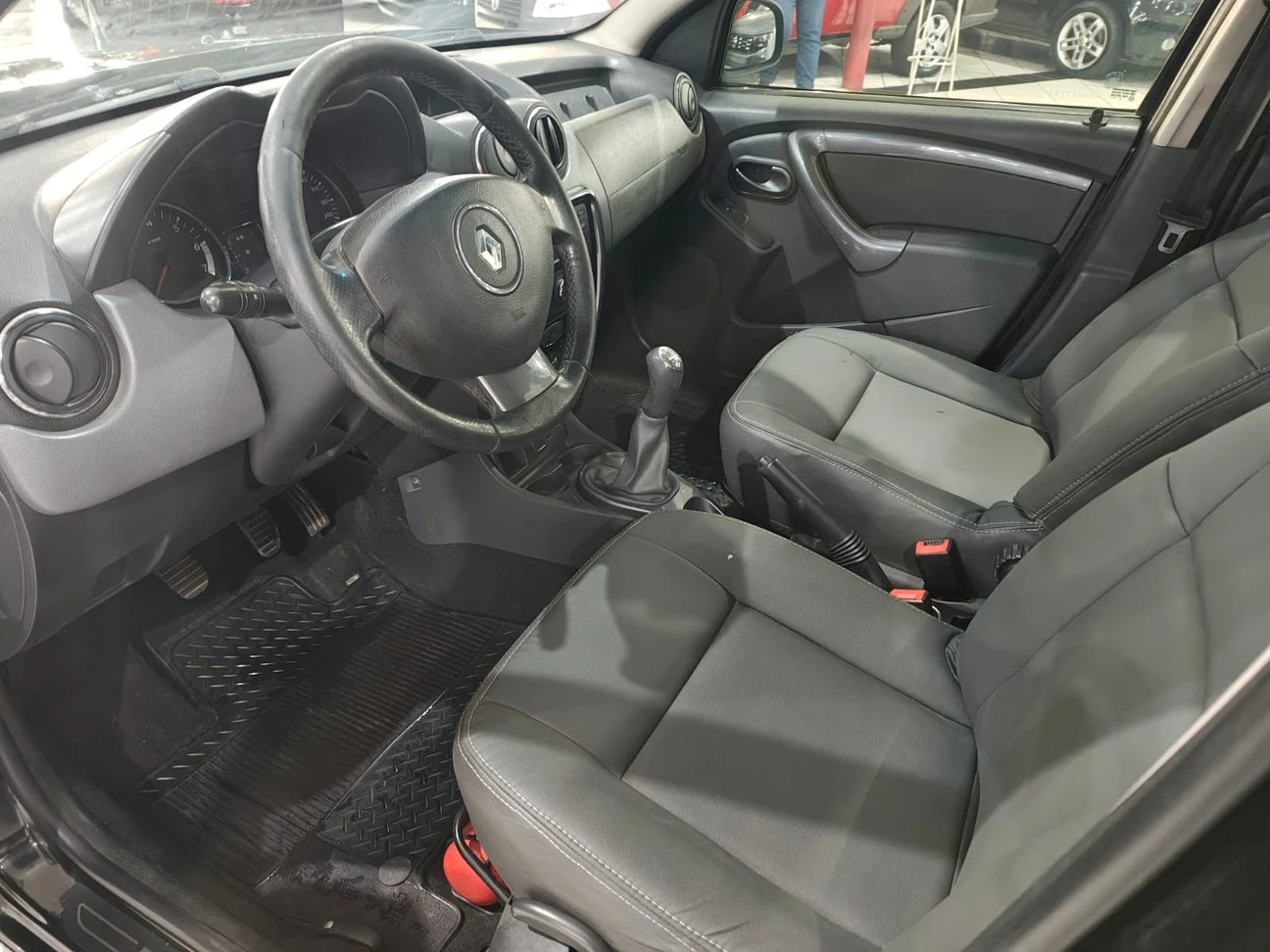 RENAULT DUSTER