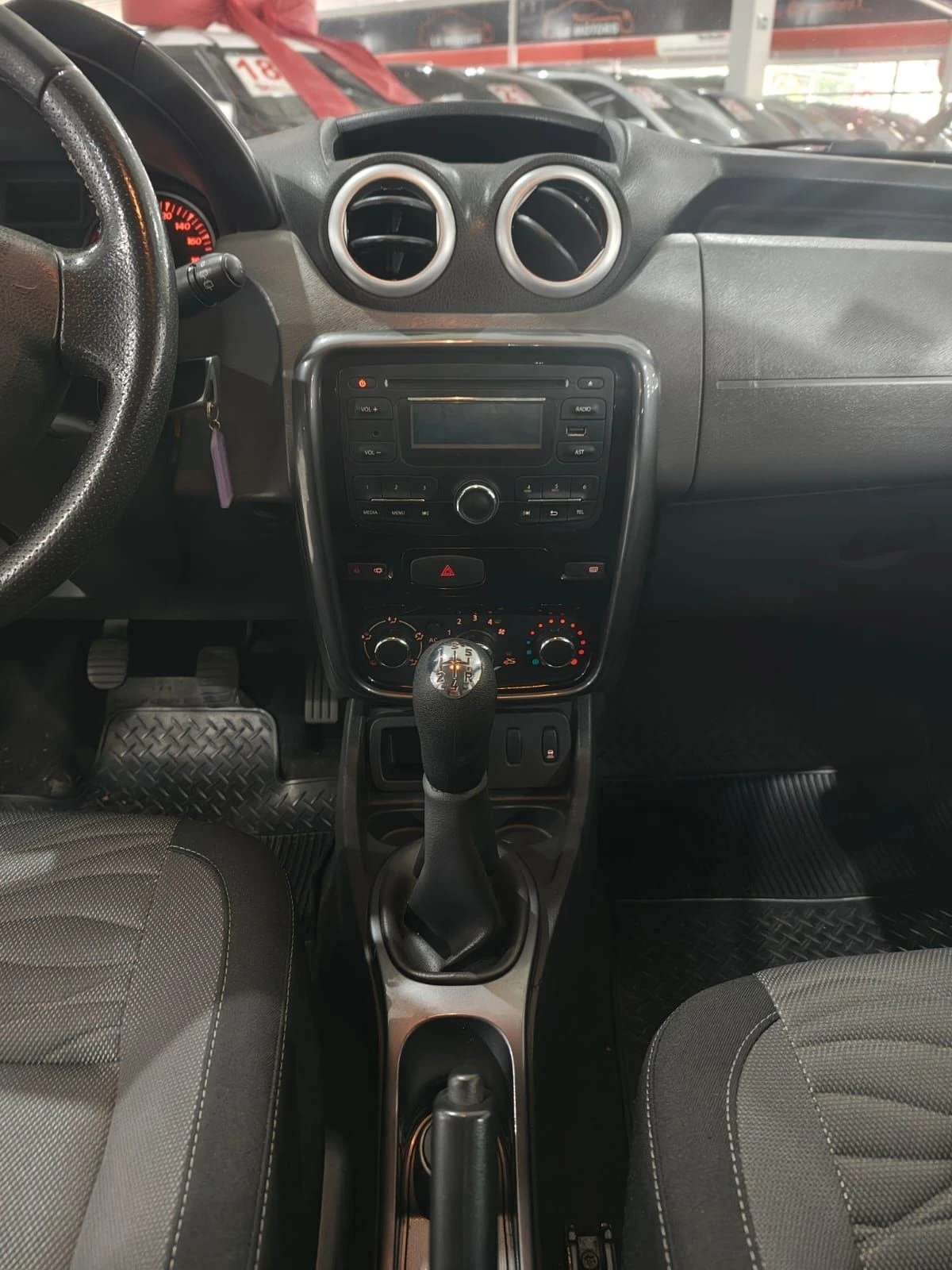 RENAULT DUSTER