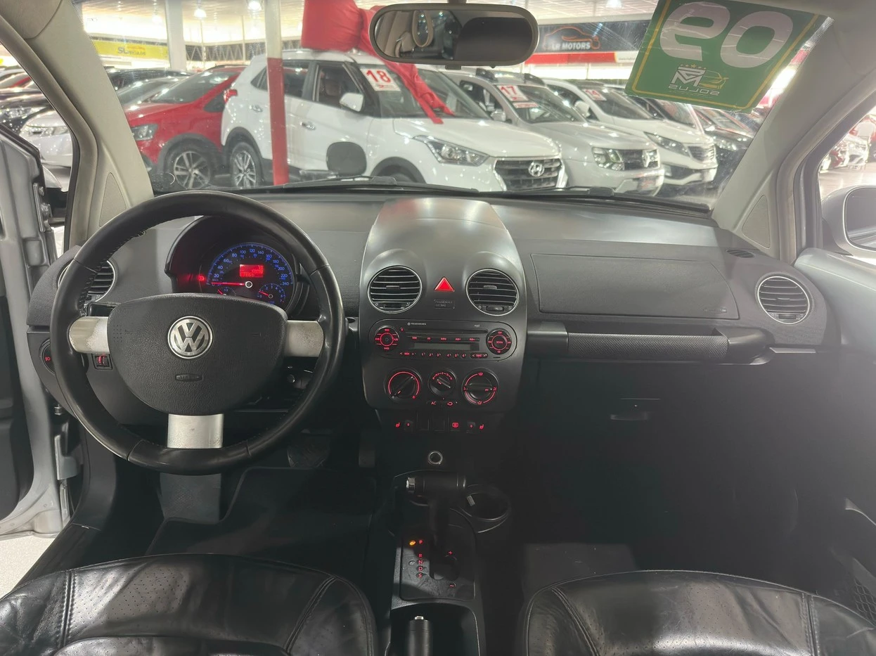 VOLKSWAGEN NEW BEETLE