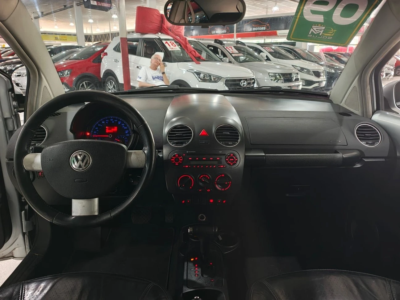 VOLKSWAGEN NEW BEETLE