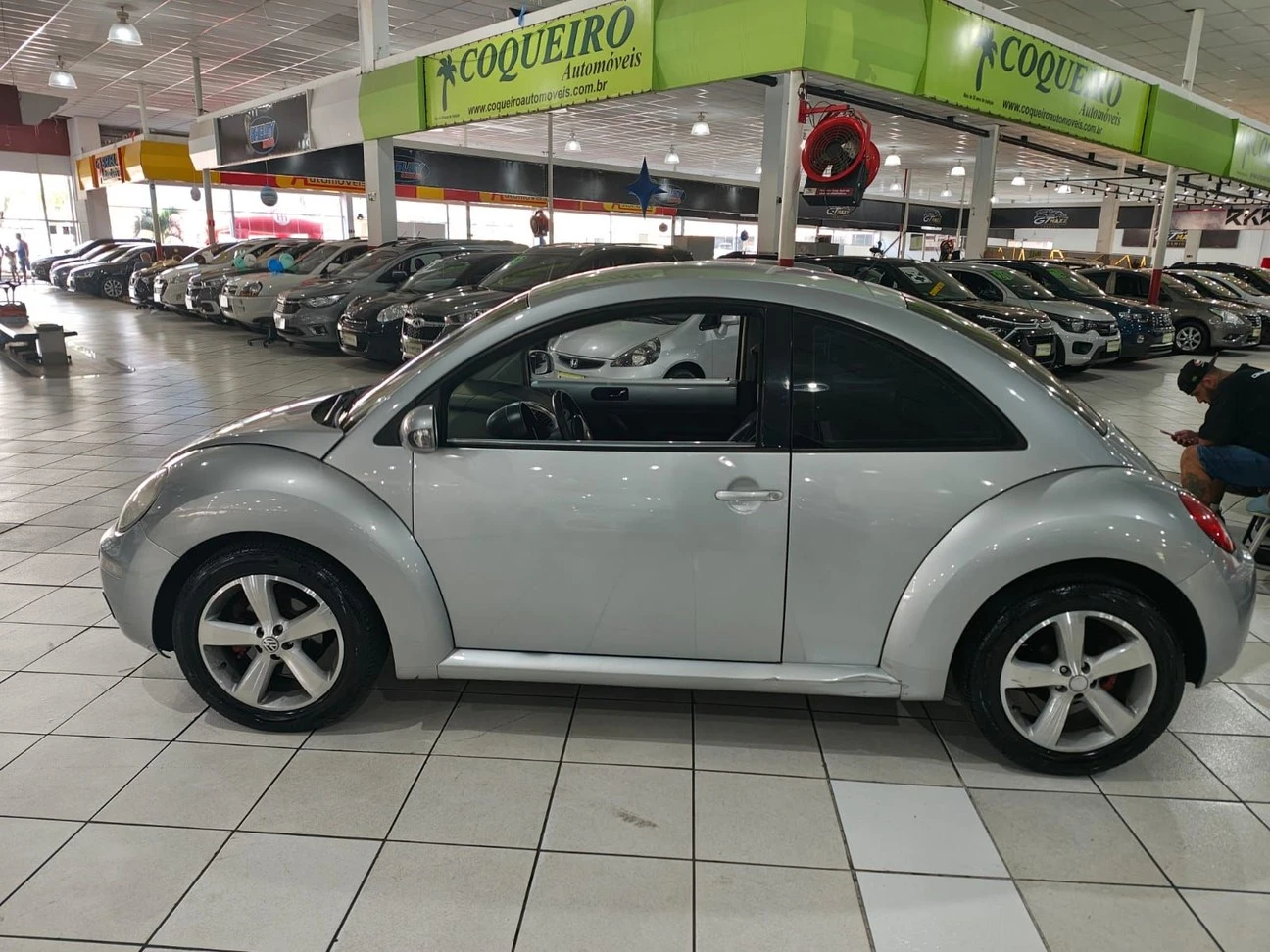 VOLKSWAGEN NEW BEETLE