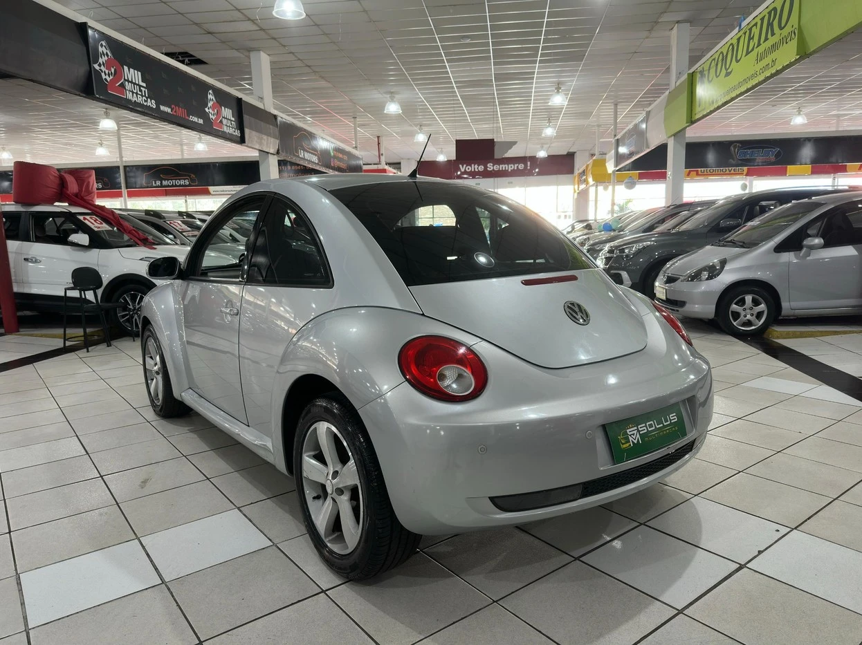 VOLKSWAGEN NEW BEETLE