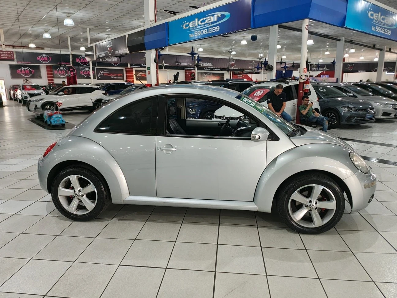VOLKSWAGEN NEW BEETLE