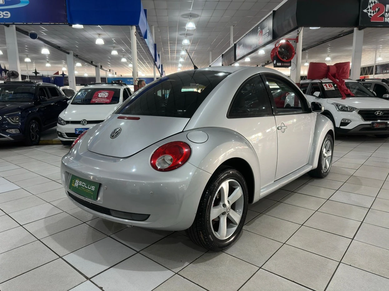 VOLKSWAGEN NEW BEETLE