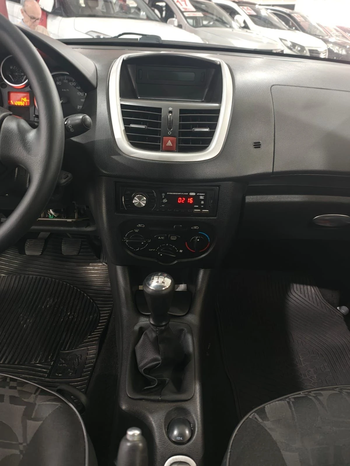 PEUGEOT 207