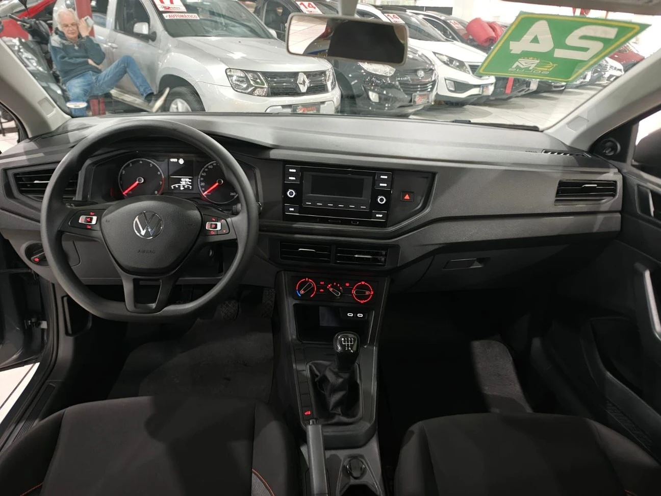 VOLKSWAGEN POLO