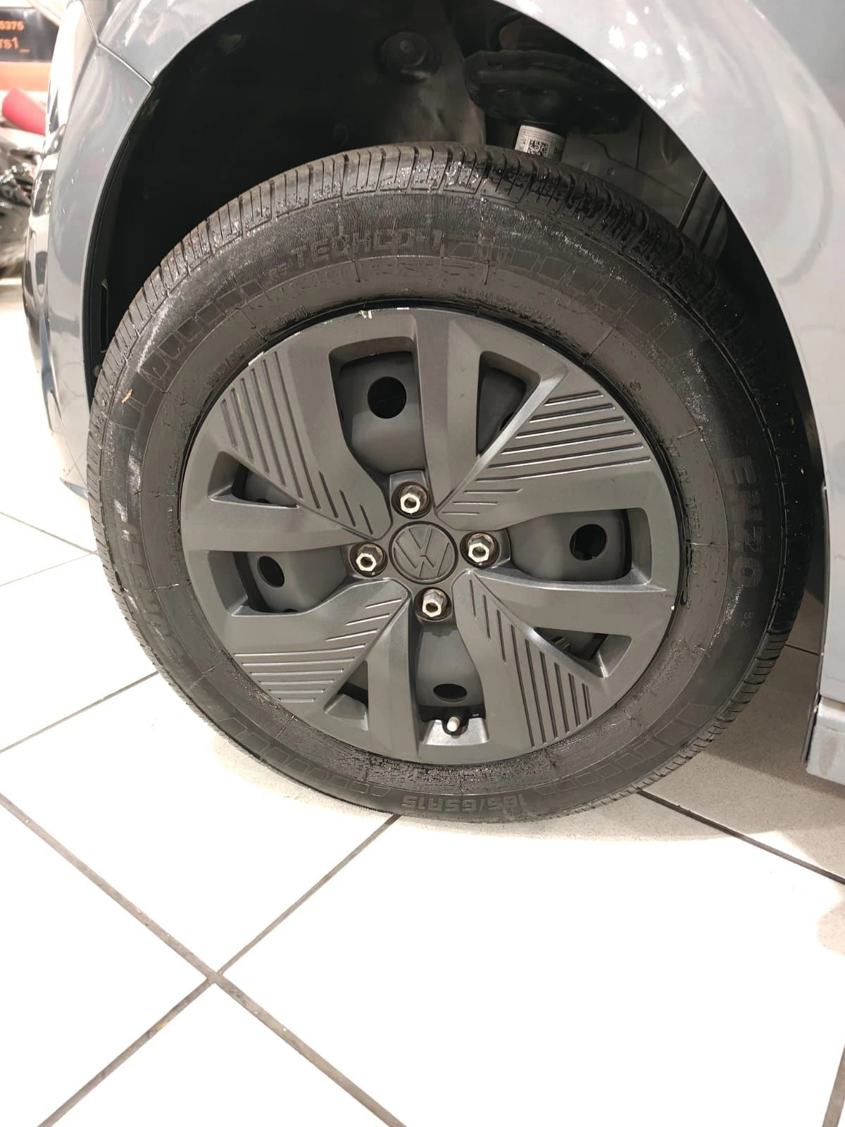 VOLKSWAGEN POLO