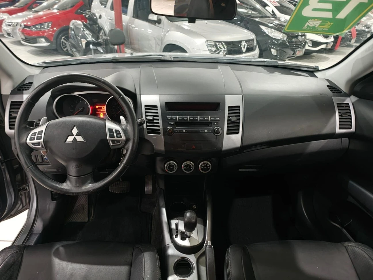 MITSUBISHI OUTLANDER