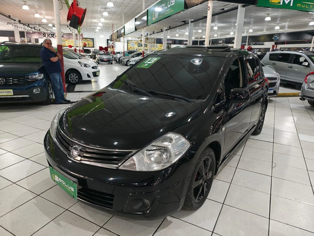 NISSAN TIIDA