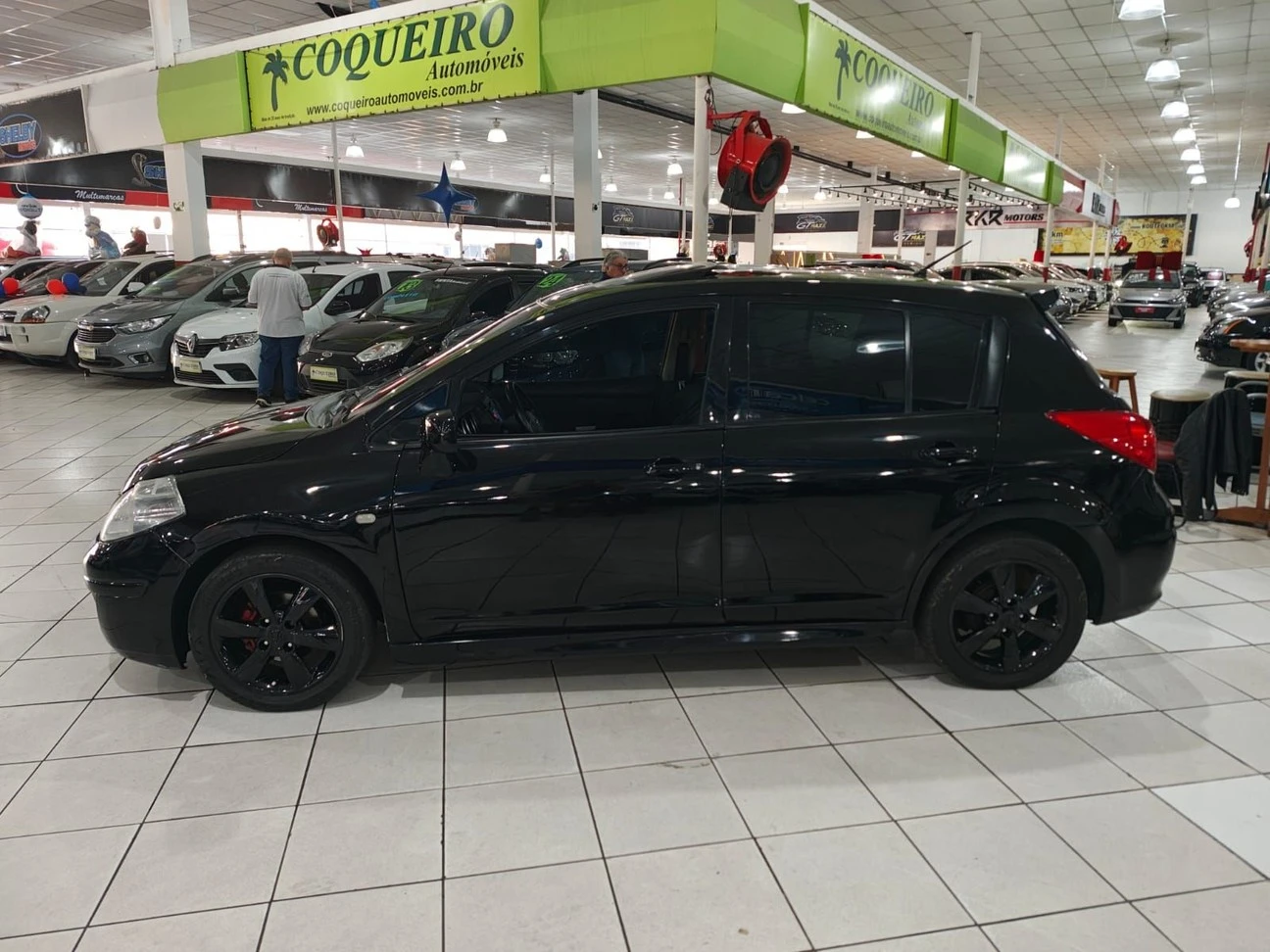 NISSAN TIIDA