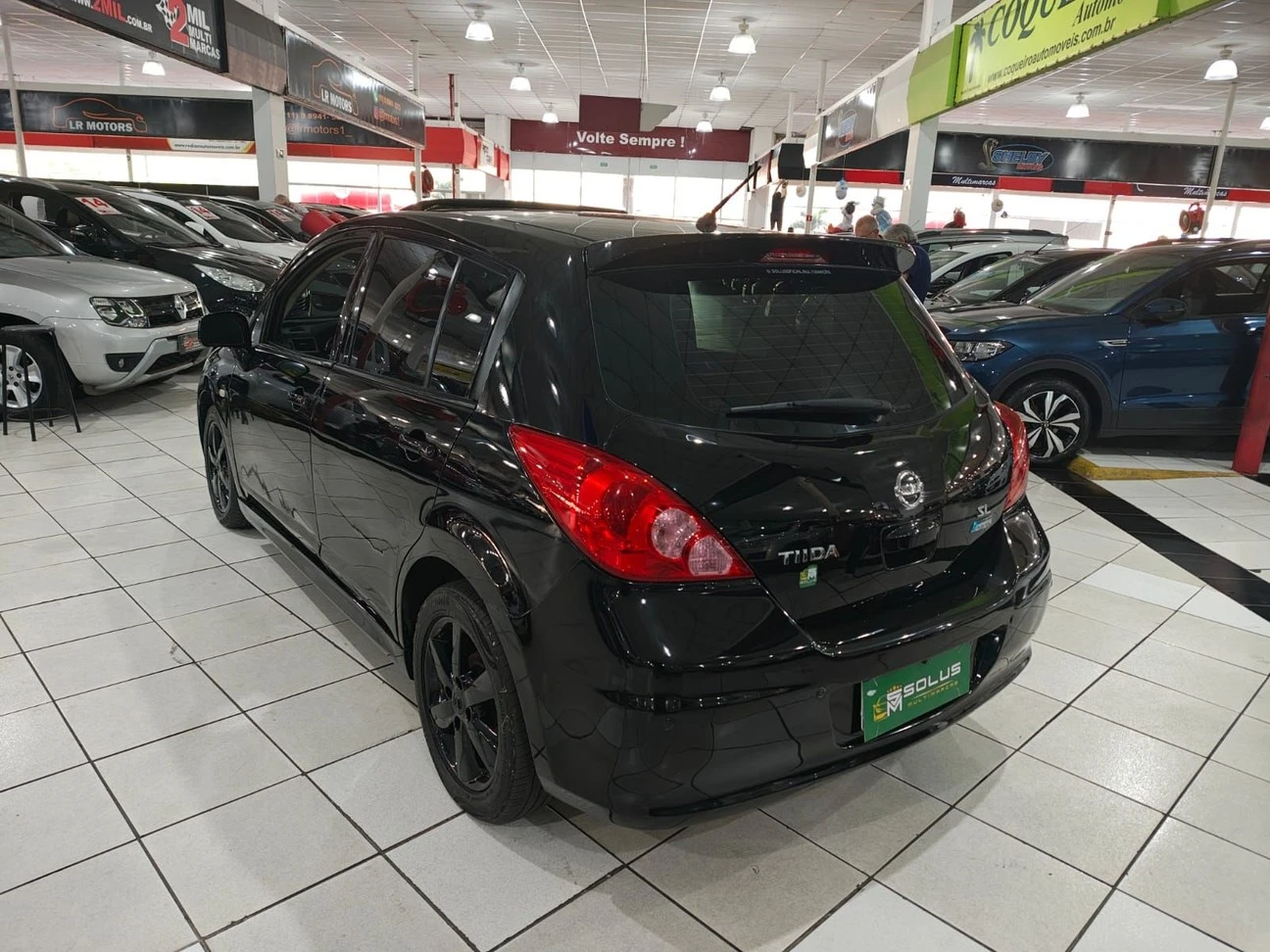NISSAN TIIDA