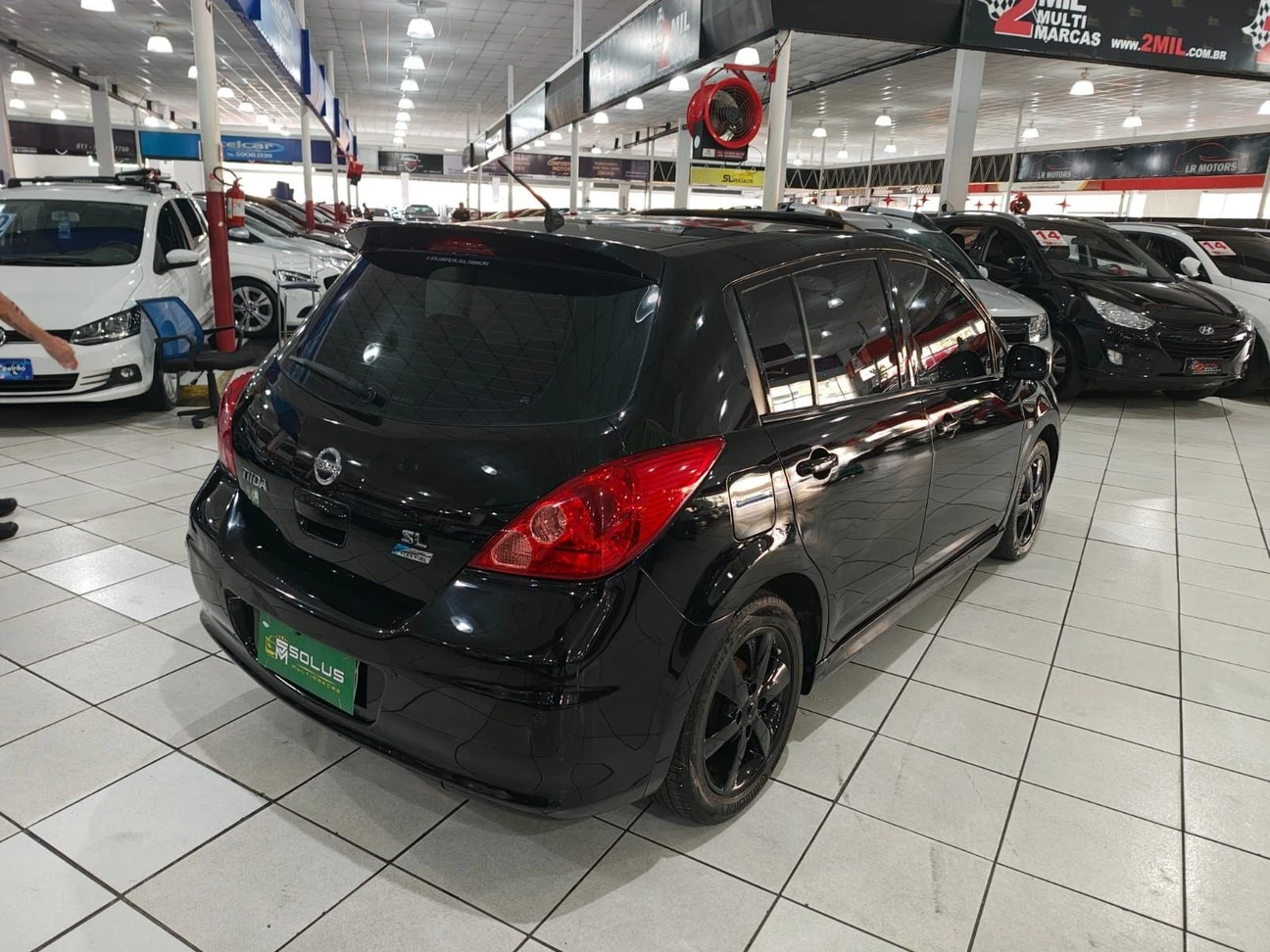 NISSAN TIIDA