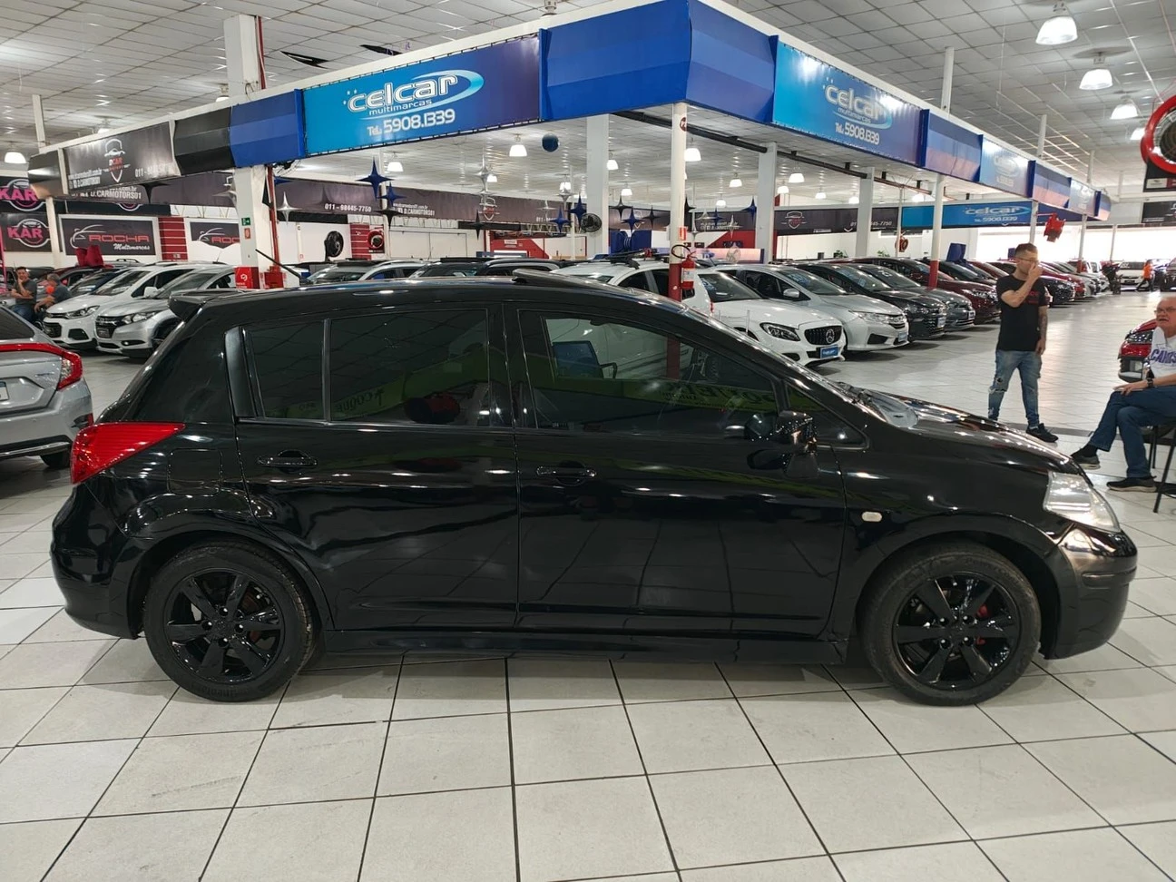 NISSAN TIIDA