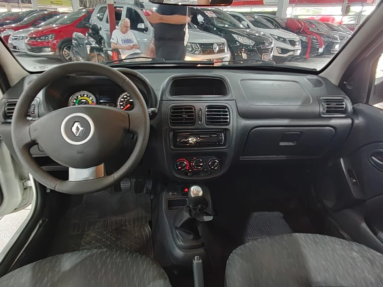 RENAULT CLIO