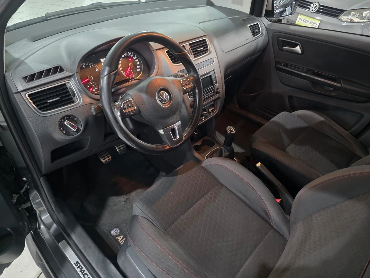 VOLKSWAGEN SPACE CROSS