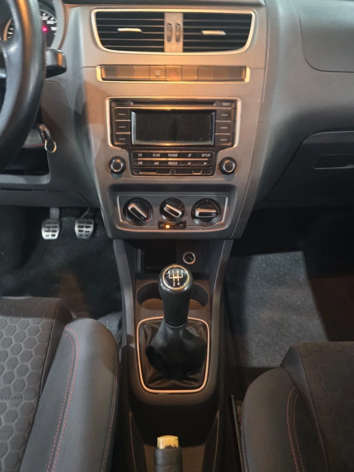 VOLKSWAGEN SPACE CROSS