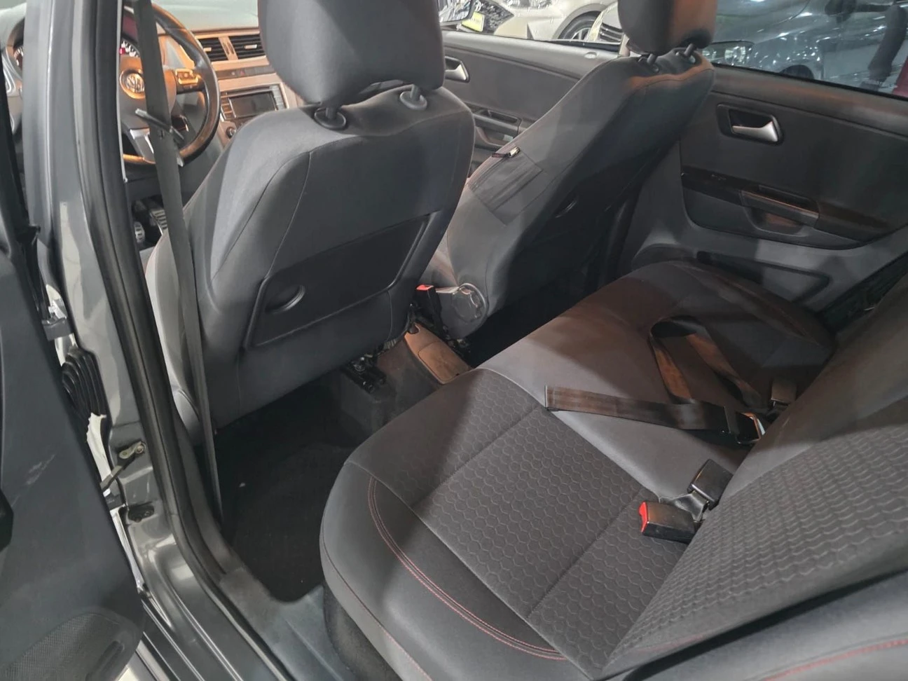 VOLKSWAGEN SPACE CROSS