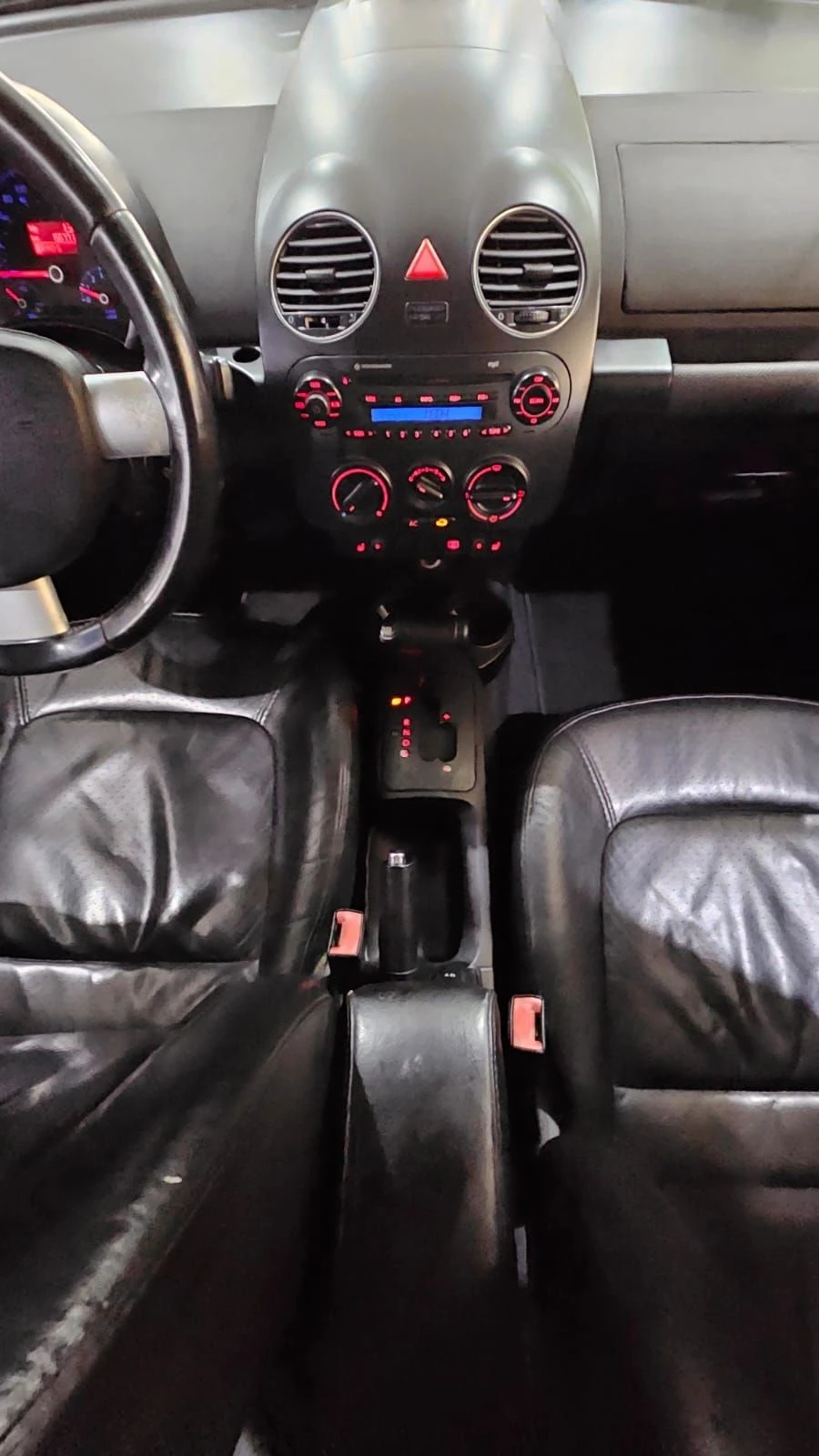 VOLKSWAGEN NEW BEETLE