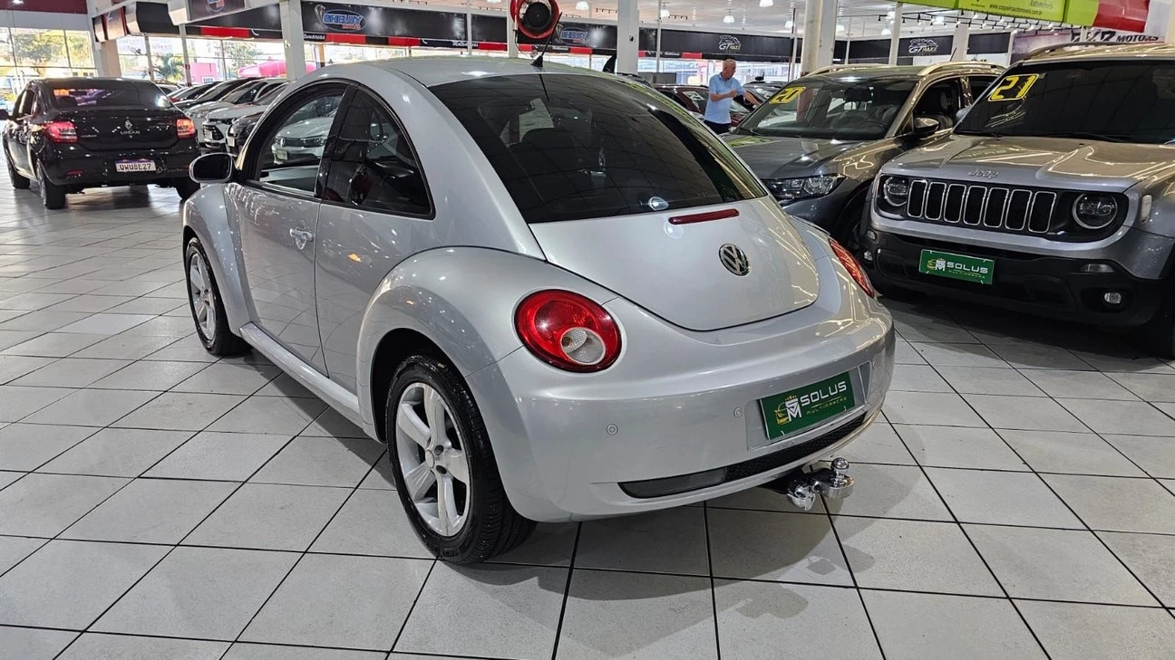 VOLKSWAGEN NEW BEETLE