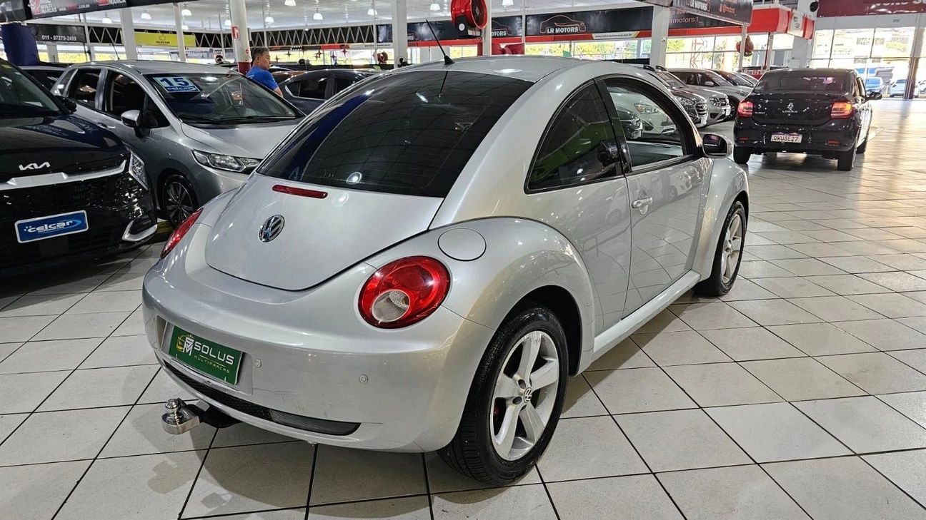 VOLKSWAGEN NEW BEETLE